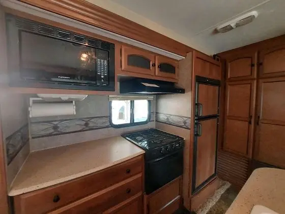 Kır Evi (Connie's Camp - 2014 Coachman W/bunkh)
