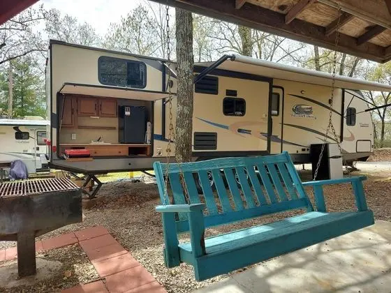 Kır Evi (Connie's Camp - 2014 Coachman W/bunkh)