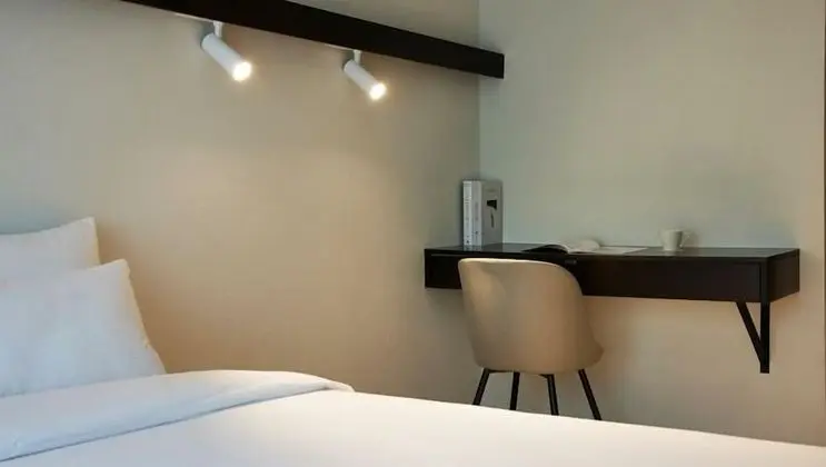 Standard Tek Büyük Yataklı Oda