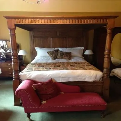 Four Poster Room
