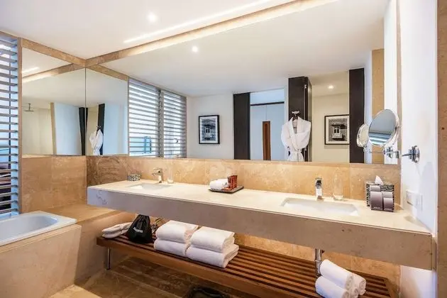 Preferred Club Master Suite Tropical View