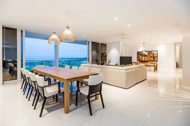 Preferred Club Presidential Suite Ocean Front