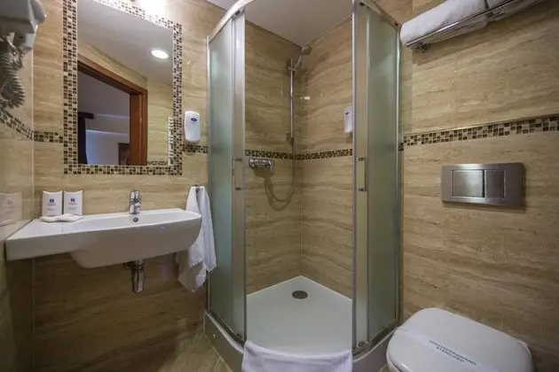 1 Çift Kişilik Veya 2 Tek Kişilik Yatak Standard