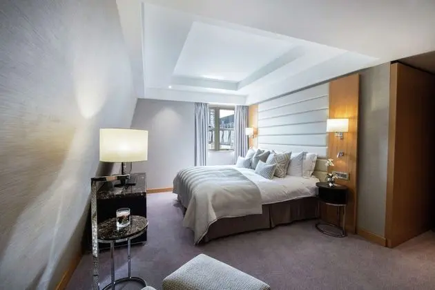 One Bedroom Deluxe Suite
