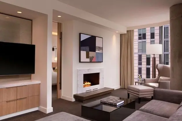 Park View Suite, 1 Bedroom, Mobility and Hearing, Tub