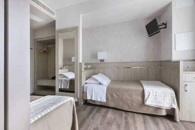 Tek Büyük veya İki Ayrı Yataklı Oda