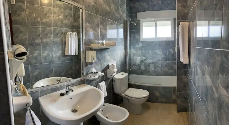 Apart Daire, 3 Tek Kişilik Yatak