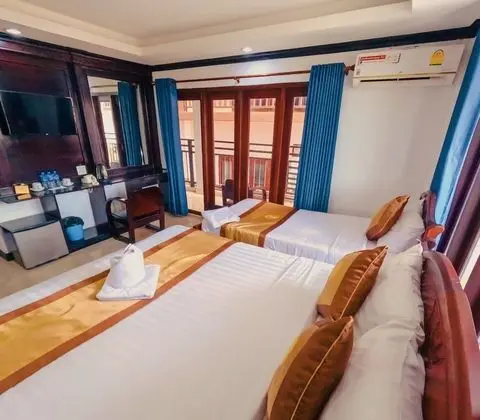 Deluxe Triple With Balcony Mountain View
