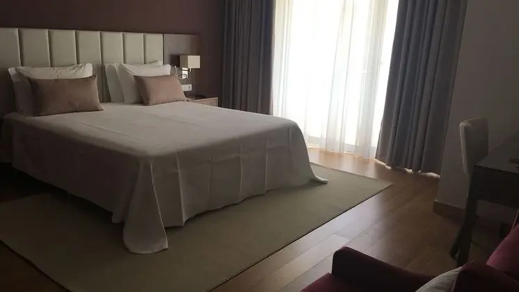 Premium Tek Büyük Yataklı Oda