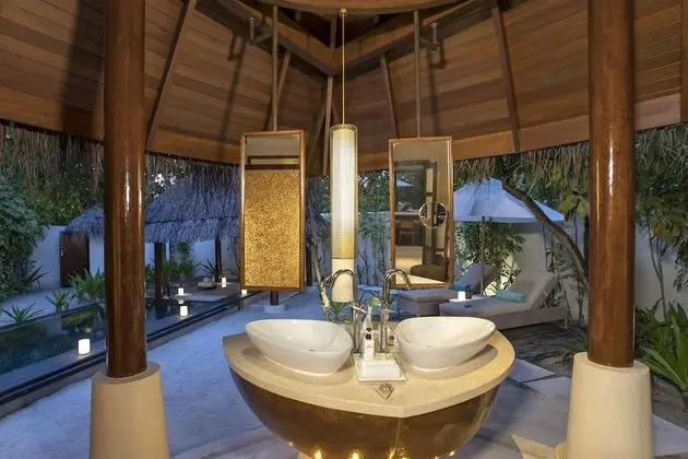 Villa (Double Storey Beach)