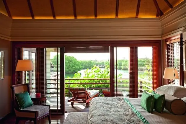 Villa (on Stilts/Overwater)