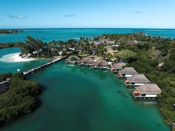 Villa (on Stilts/Overwater)