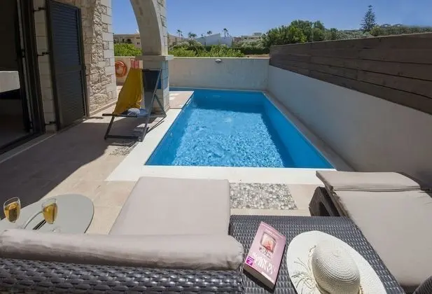 Superior Villa, 2 Yatak Odası, Kişiye Özel Havuzlu (Christy)
