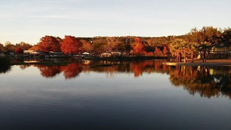 Kır Evi, Birden Çok Yatak (Constant-Level Lake LBJ - 3 BR Sleep )