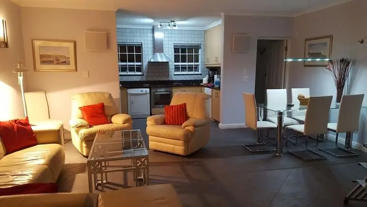 Superior Ev, 2 Yatak Odası, Mutfak, Bahçeli (Cabernet)