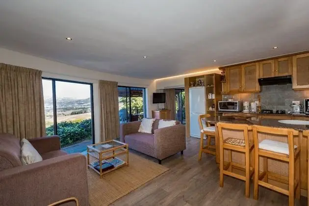 Standard Apart Daire (The Pool Apartment )