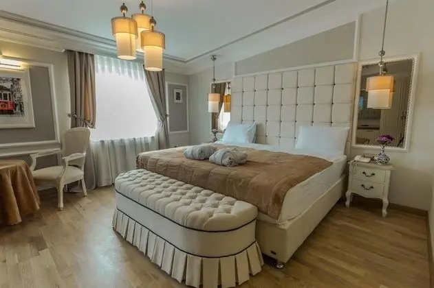 Deluxe Room with Bathtub