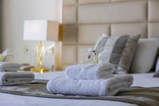 Superior Tek Büyük veya İki Ayrı Yataklı Oda, 1 Yatak Odası, Balkon, Kısmi Deniz Manzaralı