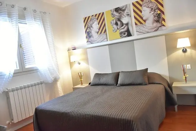 Basic Tek Büyük veya İki Ayrı Yataklı Oda