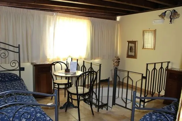 Dört Kişilik Oda, Deniz Manzaralı