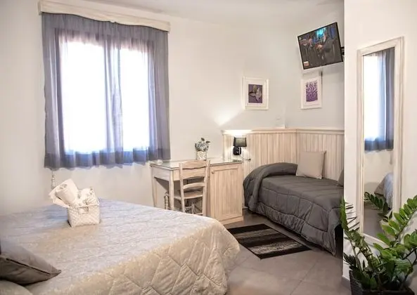 Dört Kişilik Oda, Deniz Manzaralı