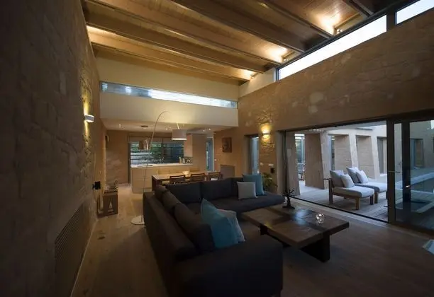 Luxury 2 Villas, Complex
