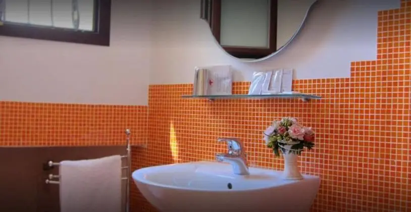 Tek Büyük veya İki Ayrı Yataklı Oda, Balkon