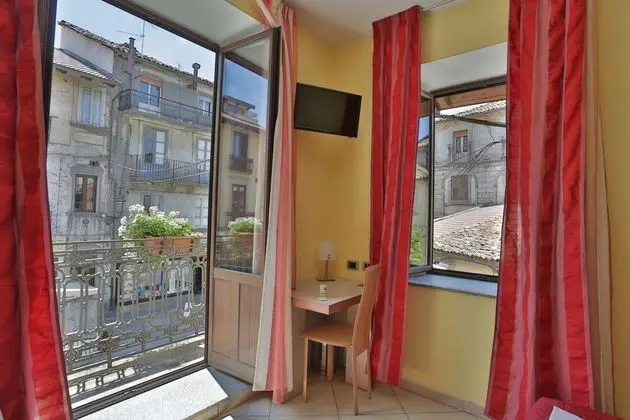 Comfort Tek Büyük Yataklı Oda