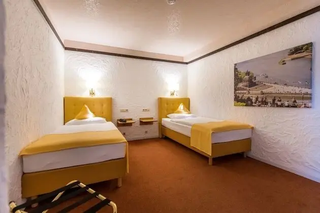 Comfort Tek Büyük veya İki Ayrı Yataklı Oda