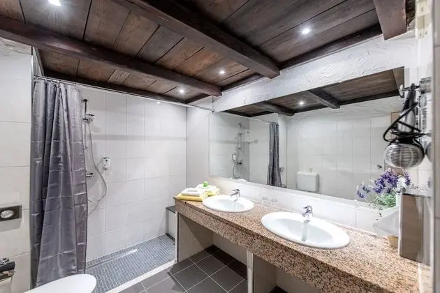 Premium Tek Büyük veya İki Ayrı Yataklı Oda