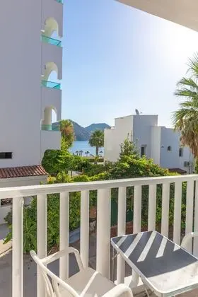 Standard Room, Partial Sea View