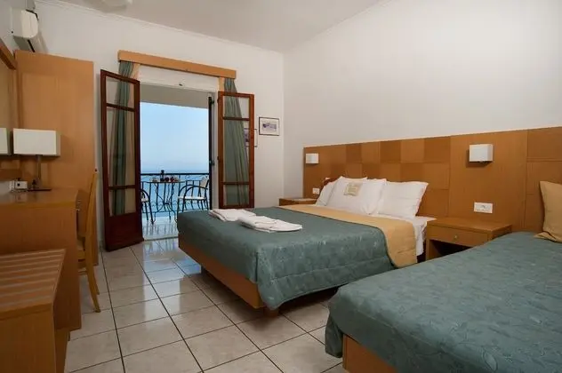 Standard Üç Kişilik Oda, Deniz Manzaralı