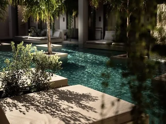 Family Süit, Havuz Kullanımı (Friends and Family Swim Up Suite)