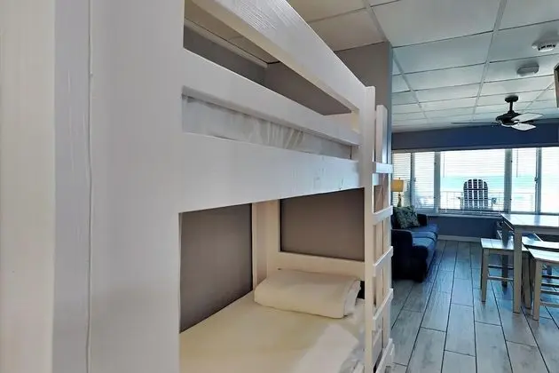 Daire, 1 En Büyük (King) Boy Yatak ve Çekyat, Balkon, Plaj Manzaralı (N10221)