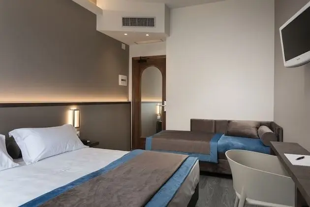 Deluxe Üç Kişilik Oda