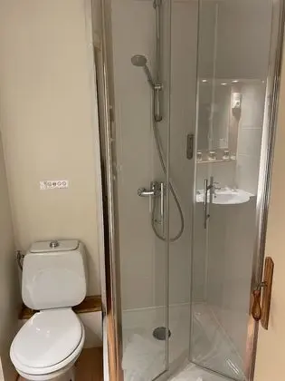 Üç Kişilik Oda