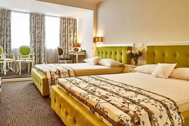 Deluxe Family PLUS Room
