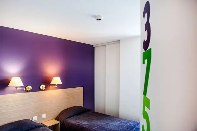 Büyük Yataklı Tek Kişilik Oda