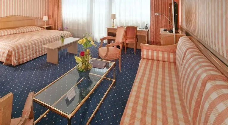 Classic Tek Büyük Yataklı Oda, Balkon, Göl Manzaralı