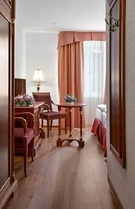 Tek Büyük Yataklı Oda