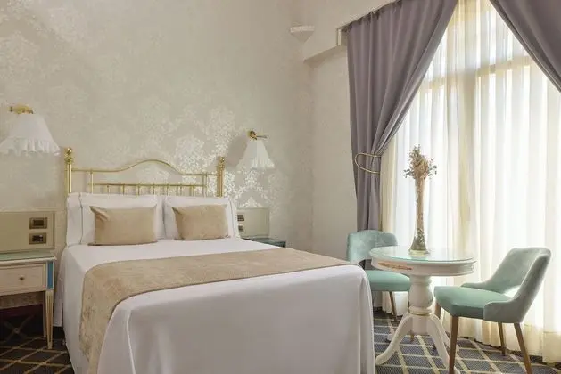 Superior Tek Büyük veya İki Ayrı Yataklı Oda