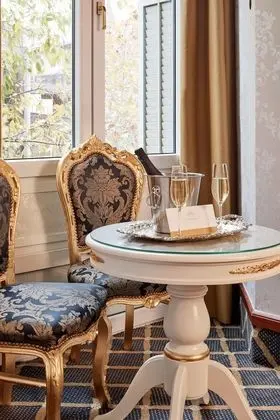 Superior Tek Büyük veya İki Ayrı Yataklı Oda