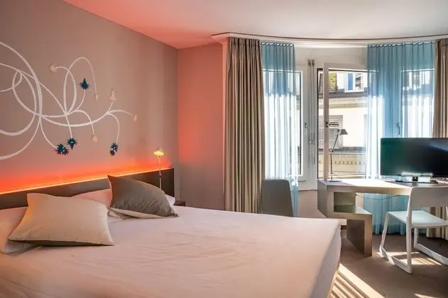 Design Tek Büyük Yataklı Oda