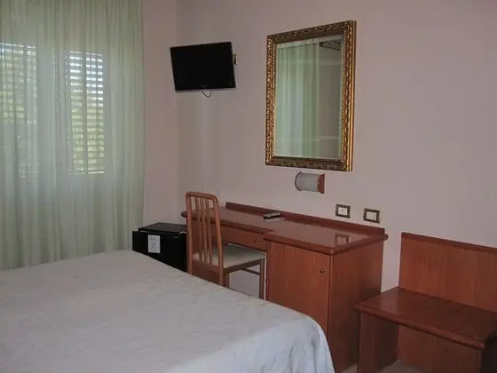 Tek Büyük veya İki Ayrı Yataklı Oda, Vadi Manzaralı