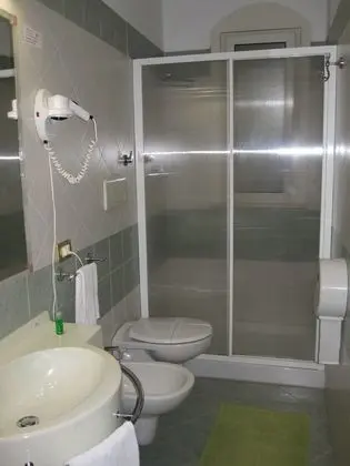Üç Kişilik Oda, Vadi Manzaralı