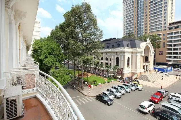 Opera View Room