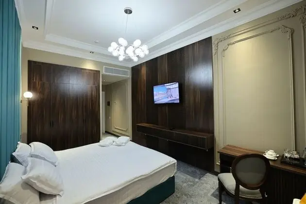 Deluxe Tek Büyük Yataklı Oda