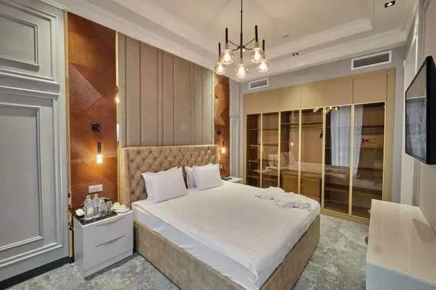 Luxury Tek Büyük Yataklı Oda