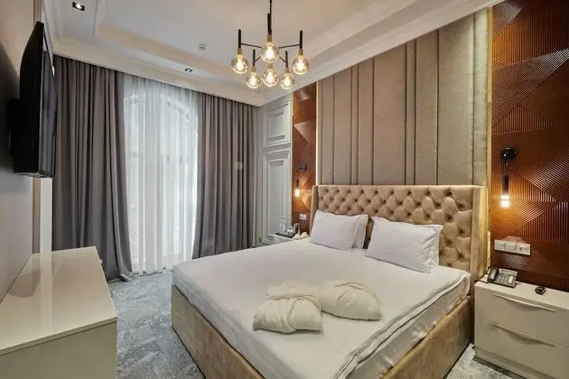Luxury Tek Büyük Yataklı Oda