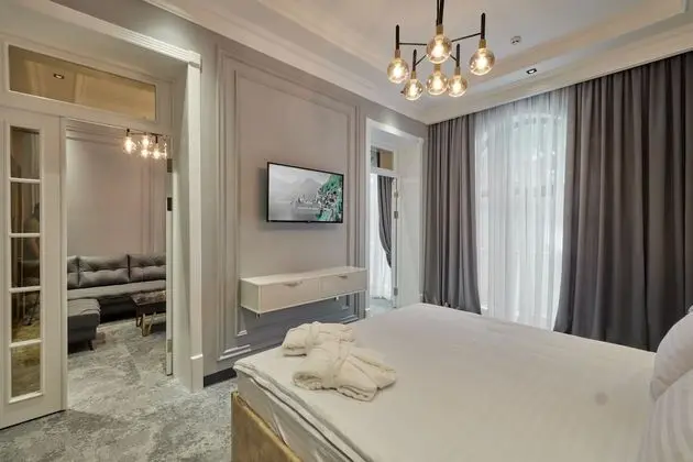 Luxury Tek Büyük Yataklı Oda